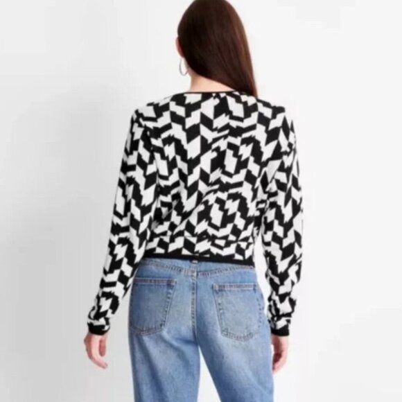 NWOT Future Collective Black & White Geometric Wrap Sweater Wardrobe Staple - Picture 4 of 9